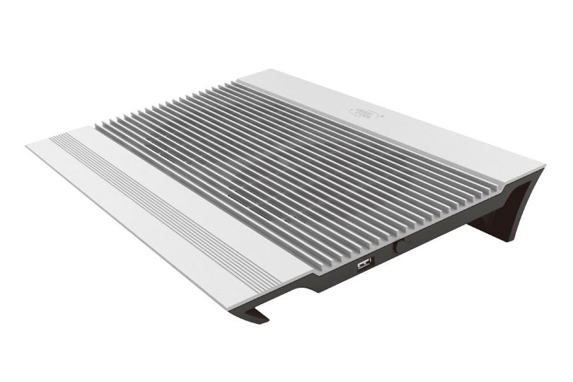 Теплоотводящая подставка под ноутбук Deepcool N8 17" <серебристая>